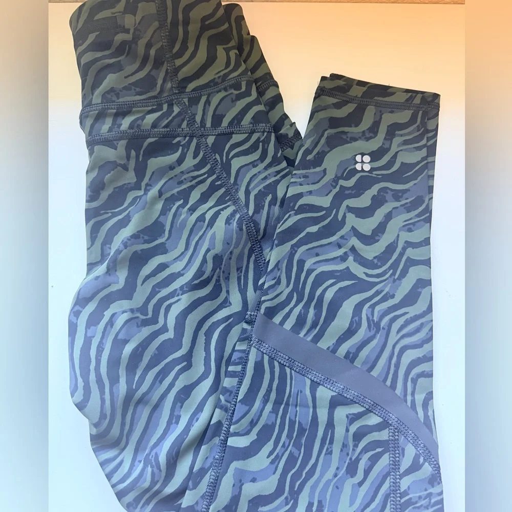 Sweaty Betty Olive Green Zero Gravity 7/8 Leggings - Picture 1 of 7